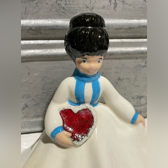 Vintage Kitschy Ceramic Valentine’s Day Heart Girl Figure❤️ - Picture 2 of 16